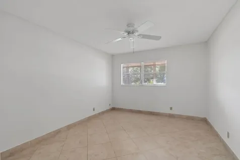 228 Brittany E Delray Beach FL 33446