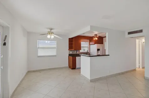228 Brittany E Delray Beach FL 33446