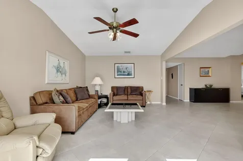 5404 Viburnum Circle Delray Beach FL 33484