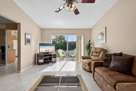 5404 Viburnum Circle Delray Beach FL 33484