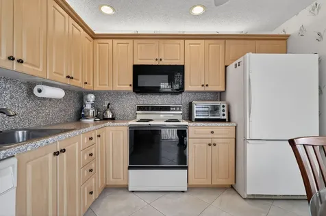 5404 Viburnum Circle Delray Beach FL 33484