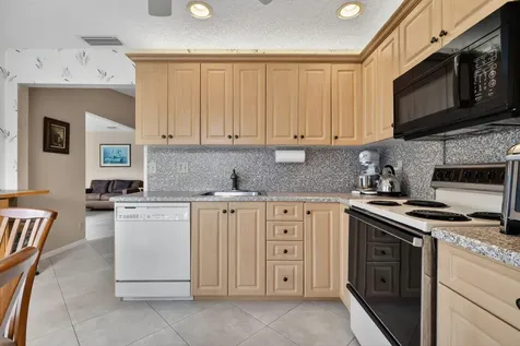 5404 Viburnum Circle Delray Beach FL 33484
