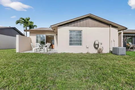 5404 Viburnum Circle Delray Beach FL 33484