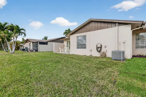 5404 Viburnum Circle Delray Beach FL 33484
