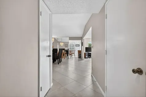 5404 Viburnum Circle Delray Beach FL 33484