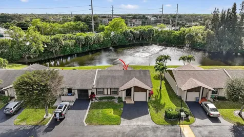 5404 Viburnum Circle Delray Beach FL 33484