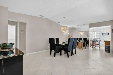 5404 Viburnum Circle Delray Beach FL 33484
