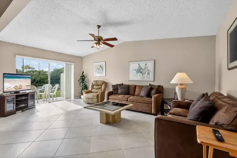5404 Viburnum Circle Delray Beach FL 33484