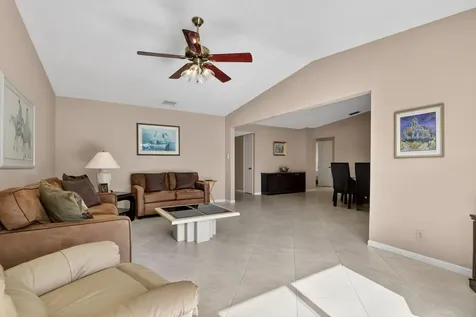 5404 Viburnum Circle Delray Beach FL 33484
