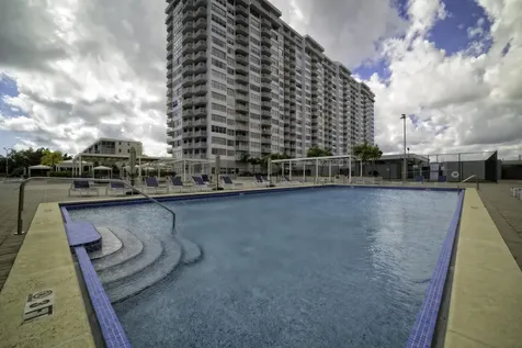 18081 Biscayne Boulevard Aventura FL 33160