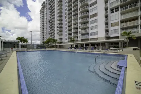 18081 Biscayne Boulevard Aventura FL 33160