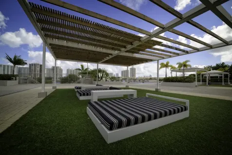 18081 Biscayne Boulevard Aventura FL 33160