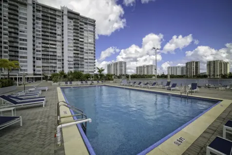 18081 Biscayne Boulevard Aventura FL 33160