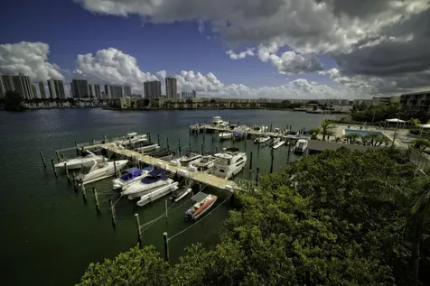 18081 Biscayne Boulevard Aventura FL 33160