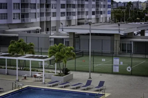 18081 Biscayne Boulevard Aventura FL 33160