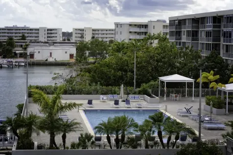 18081 Biscayne Boulevard Aventura FL 33160