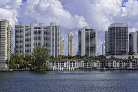 18081 Biscayne Boulevard Aventura FL 33160