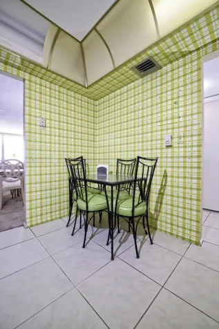 18081 Biscayne Boulevard Aventura FL 33160