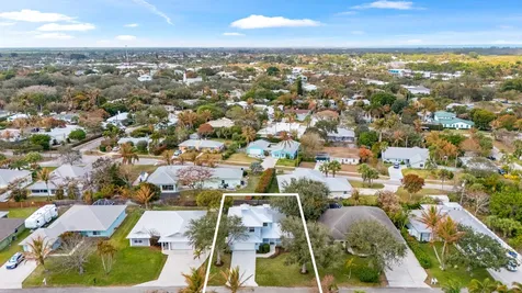 9325 Se Mercury Street Hobe Sound FL 33455