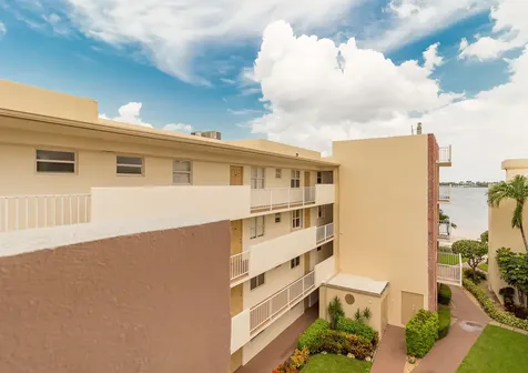 1810 New Palm Way Boynton Beach FL 33435