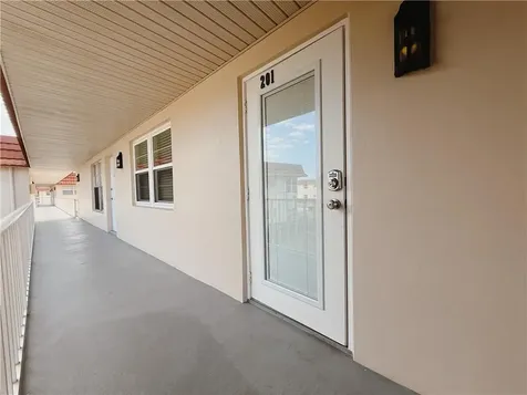 106 Spring Lake Court Vero Beach FL 32962