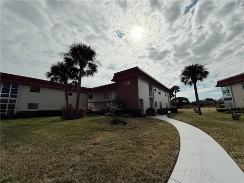 106 Spring Lake Court Vero Beach FL 32962