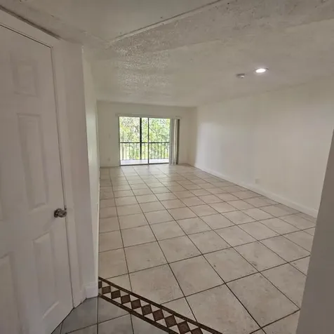 8000 Fairview Drive Tamarac FL 33321