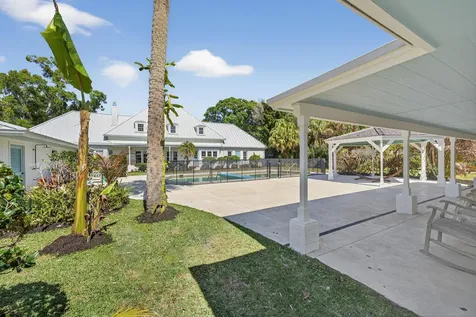 4945 16th Street Vero Beach FL 32966