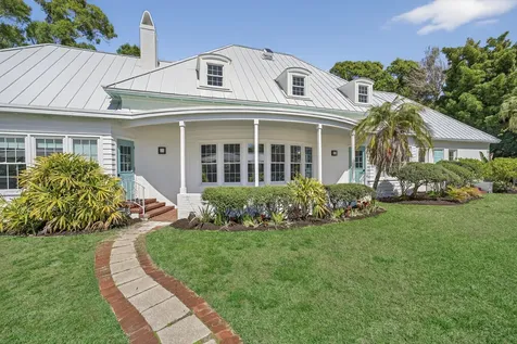 4945 16th Street Vero Beach FL 32966