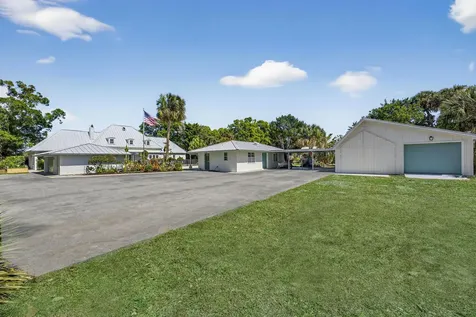 4945 16th Street Vero Beach FL 32966