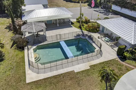 4945 16th Street Vero Beach FL 32966