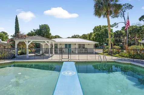 4945 16th Street Vero Beach FL 32966