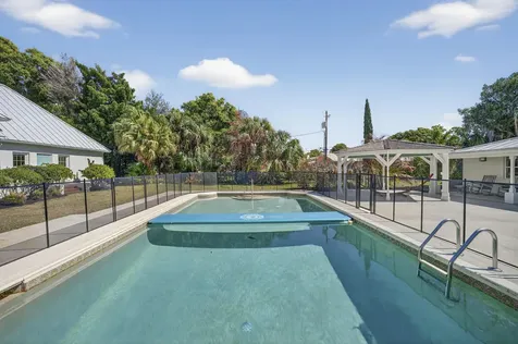 4945 16th Street Vero Beach FL 32966