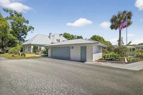 4945 16th Street Vero Beach FL 32966