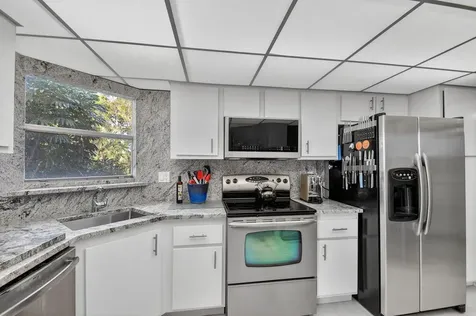 3524 Via Poinciana Lake Worth FL 33467