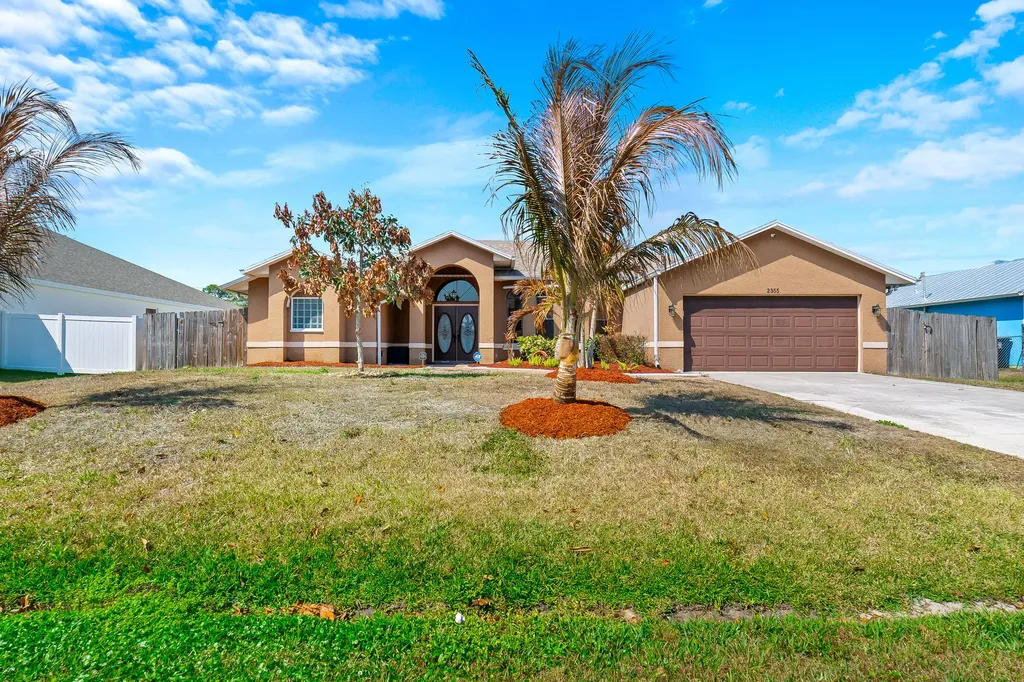 2355 Sw Salmon Road Port Saint Lucie FL 34953