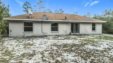 50 Malauka Pass Ocklawaha FL 32179