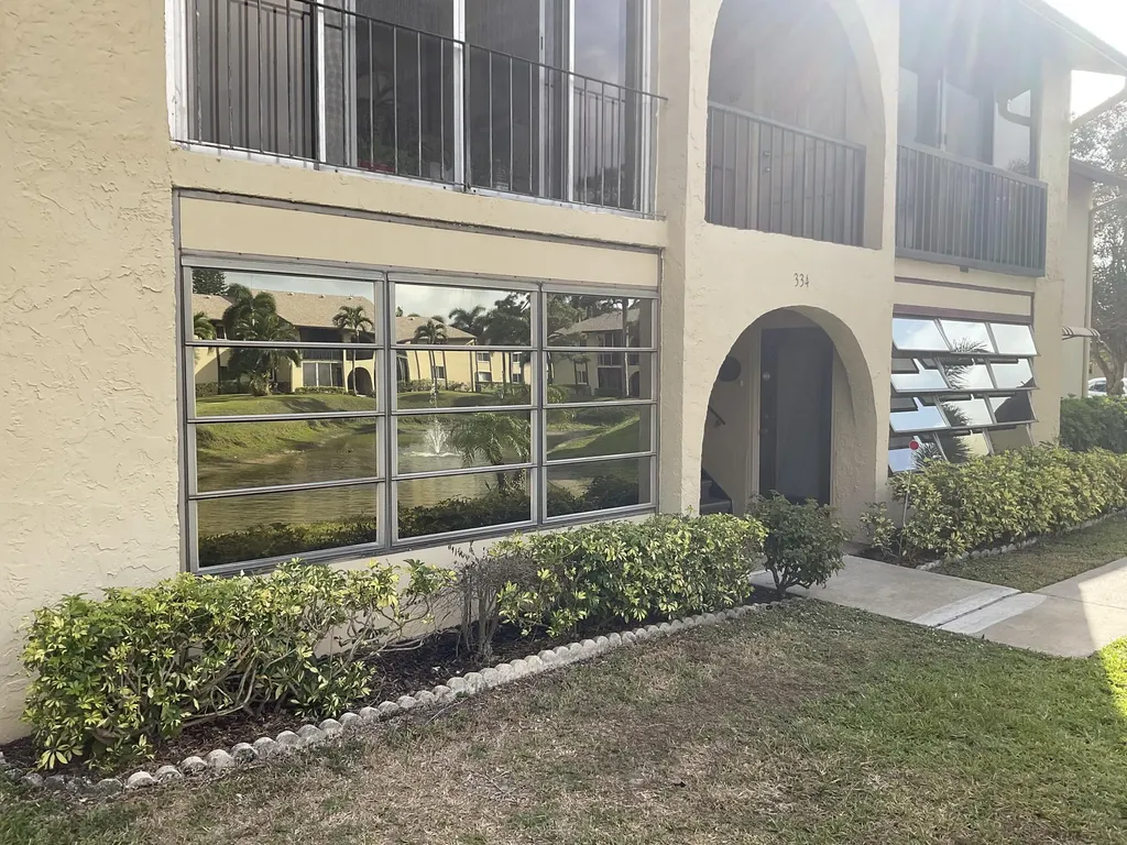 334 Pine Ridge Circle Greenacres FL 33463