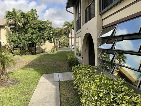 334 Pine Ridge Circle Greenacres FL 33463