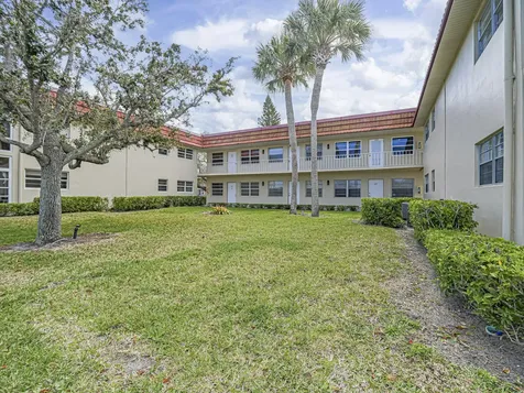 74 Royal Oak Court Vero Beach FL 32962