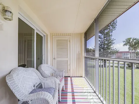 74 Royal Oak Court Vero Beach FL 32962