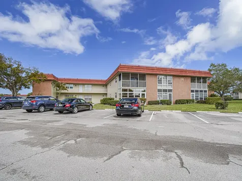 74 Royal Oak Court Vero Beach FL 32962