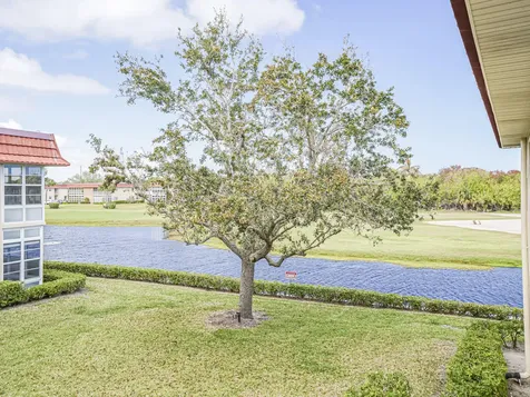 74 Royal Oak Court Vero Beach FL 32962