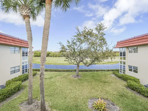 74 Royal Oak Court Vero Beach FL 32962