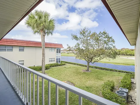74 Royal Oak Court Vero Beach FL 32962
