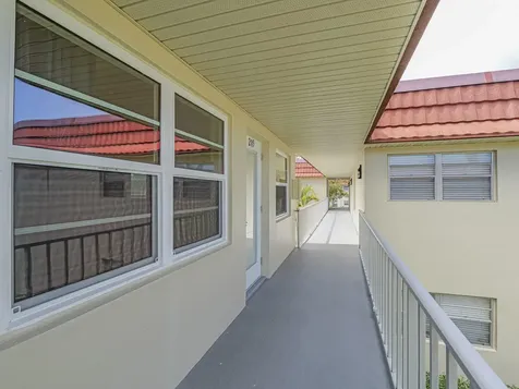 74 Royal Oak Court Vero Beach FL 32962