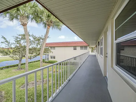 74 Royal Oak Court Vero Beach FL 32962