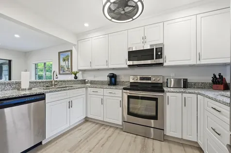 1102 Se Mitchell Avenue Port Saint Lucie FL 34952