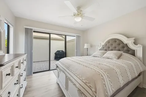 1102 Se Mitchell Avenue Port Saint Lucie FL 34952