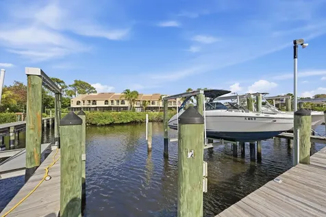 1102 Se Mitchell Avenue Port Saint Lucie FL 34952